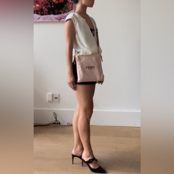 Authentic Fendi Sacchetto bag, light pink drawstring bag, like new (used once) - Picture 7 of 10